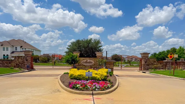 $976,000 | 2418 Rainflower Meadow Lane, Katy, TX 77494