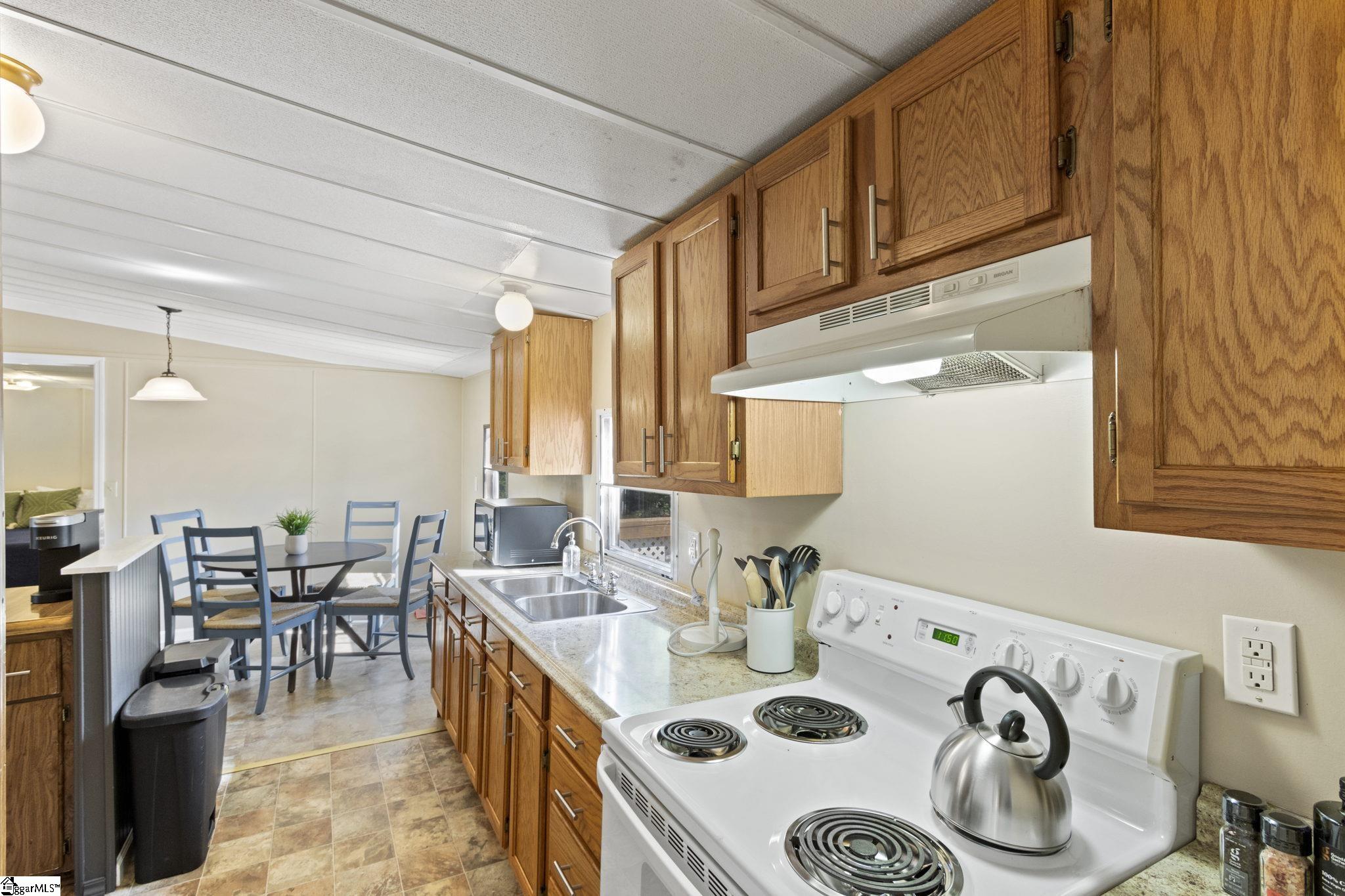 342 South Buckhorn Road Greenville, SC 29609 - Photo 9 of 22 Gallery Image 9