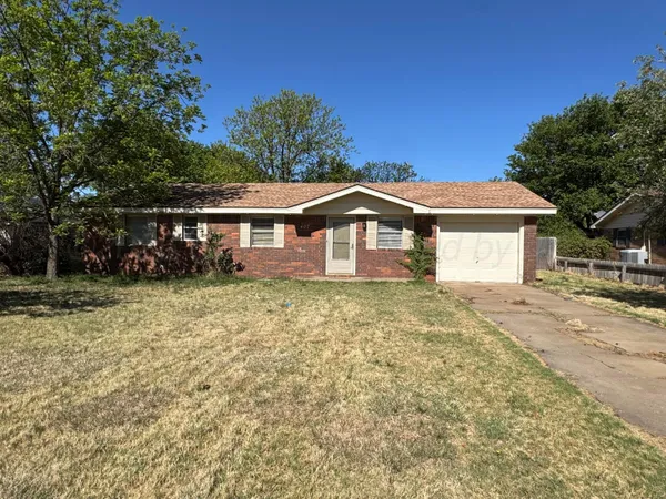 $160,000 | 407 North 5th Street, Vega, TX 79092