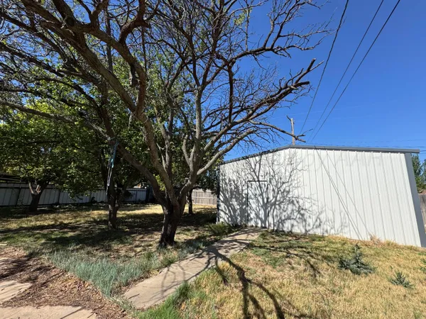 $160,000 | 407 North 5th Street, Vega, TX 79092