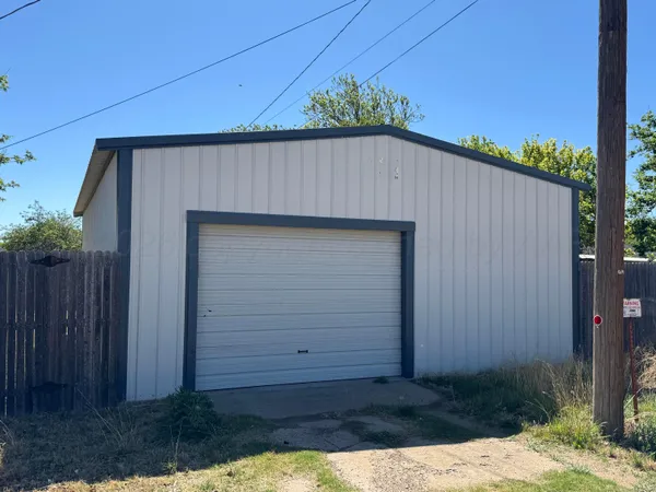 $160,000 | 407 North 5th Street, Vega, TX 79092