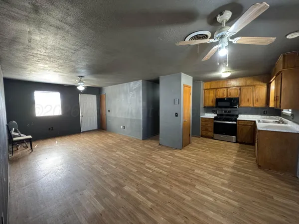 $160,000 | 407 North 5th Street, Vega, TX 79092