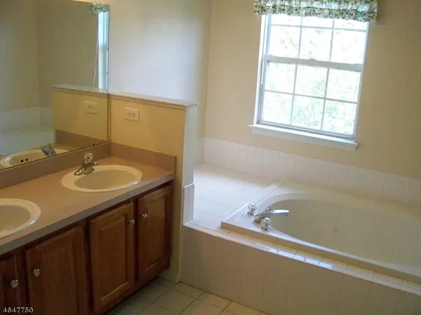 $3,550 | 27 Briar Lane, Flemington, NJ 08822