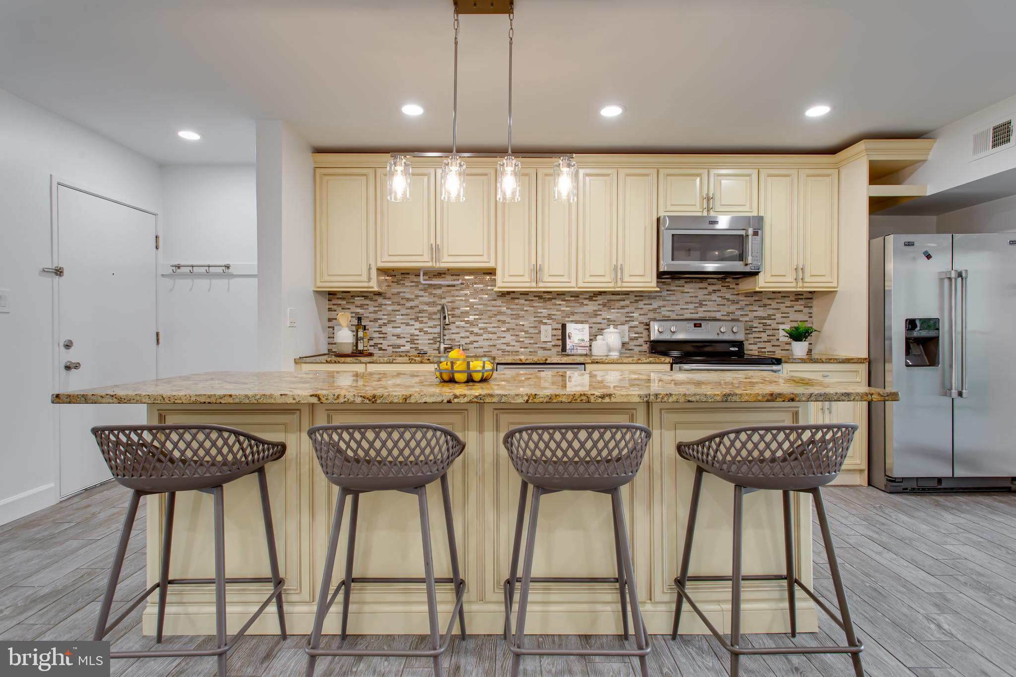 2206 Castle Rock Square, Unit 22C Reston, VA 20191 - Photo 1 of 35 kitchen