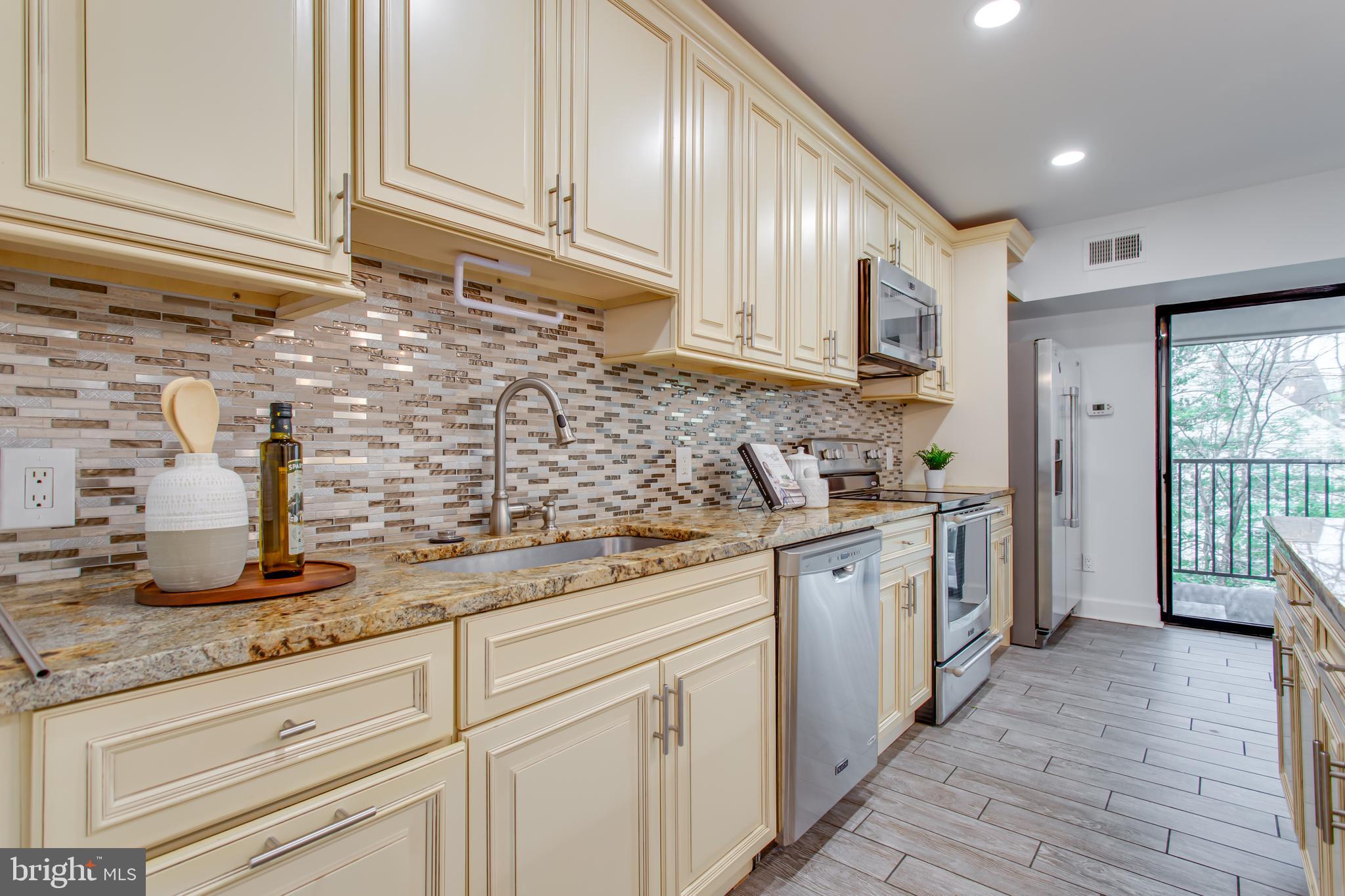 2206 Castle Rock Square, Unit 22C Reston, VA 20191 - Photo 4 of 35 Gallery Image 4
