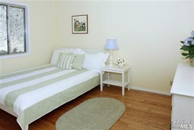 100 Holstein Road San Anselmo, CA 94960 - Photo 6 of 12 Gallery Image 6
