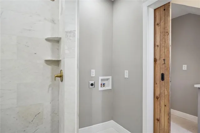 $1,500 | 933 Dauphine Street, Unit A, New Orleans, LA 70116