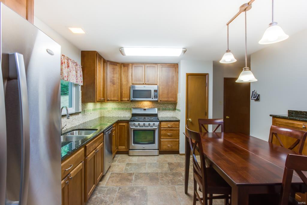 336 Ridge Trail Drive Chesterfield, MO 63017 - Photo 8 of 21 Gallery Image 8