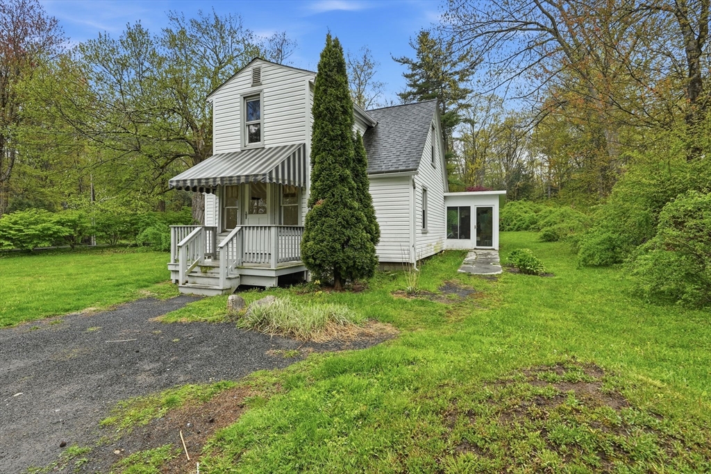 8 Shutesbury Road Amherst, MA 01002 - Photo 3 of 31