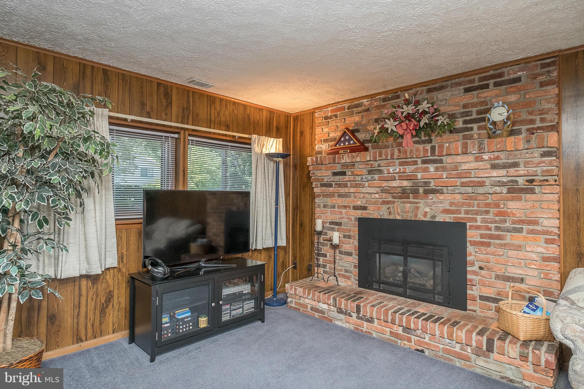 921 Evergreen Road Severn, MD 21144 - Photo 14 of 24 Family Room