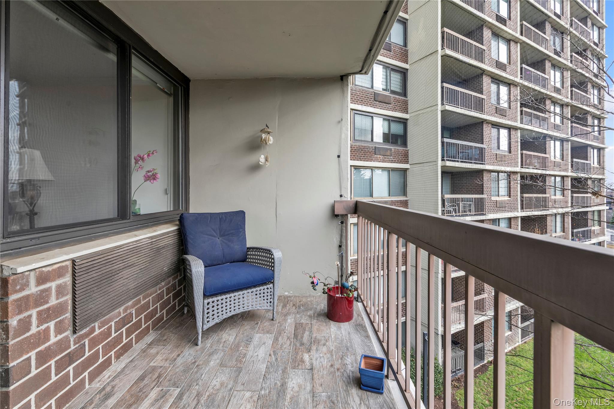 1 Bay Club Drive, Unit 4R Queens, NY 11360 - Photo 17 of 24 a view of living room and wooden floor