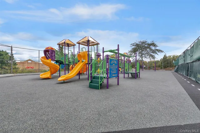 a view of a tennis court