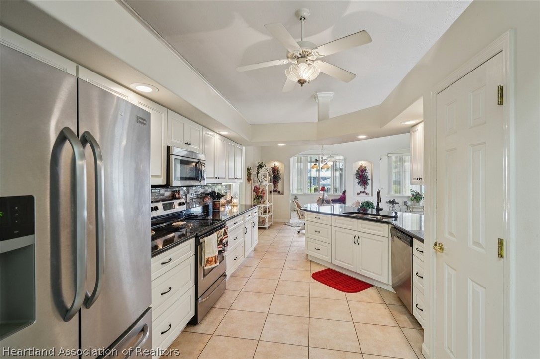 107 Orange Road Northeast Lake Placid, FL 33852 - Photo 14 of 47 Kitchen