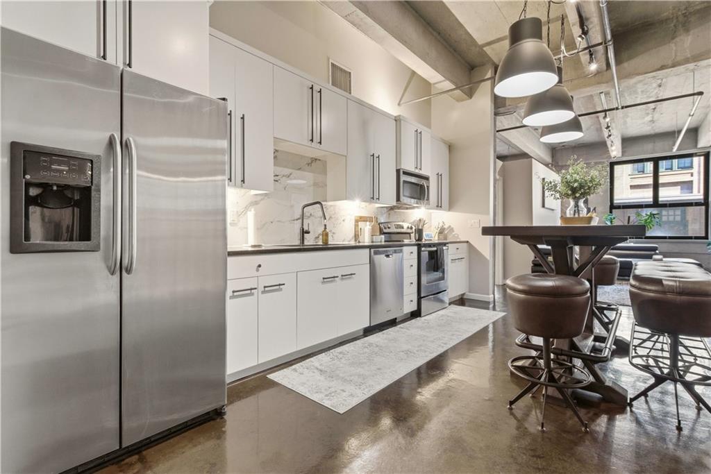 360 West Pershing Road, Unit 30 Kansas City, MO 64108 - Photo 6 of 28