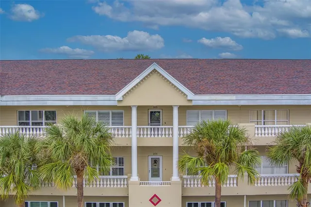 $320,000 | 2020 Shangrila Drive, Unit 305, Clearwater, FL 33763