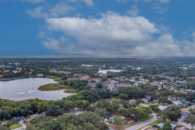 $320,000 | 2020 Shangrila Drive, Unit 305, Clearwater, FL 33763