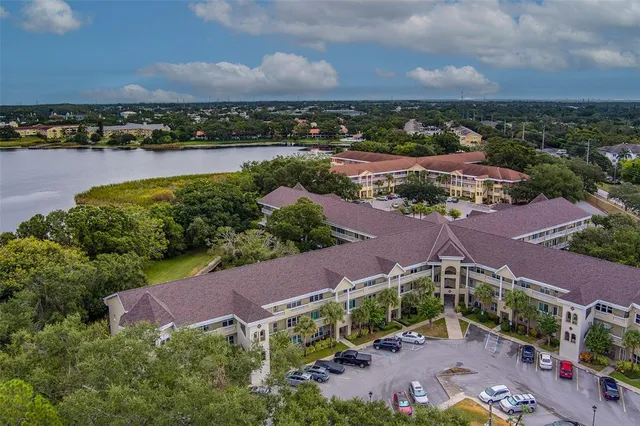 $320,000 | 2020 Shangrila Drive, Unit 305, Clearwater, FL 33763