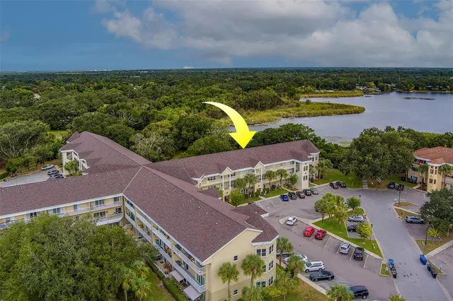 $320,000 | 2020 Shangrila Drive, Unit 305, Clearwater, FL 33763