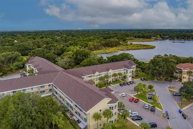 $320,000 | 2020 Shangrila Drive, Unit 305, Clearwater, FL 33763