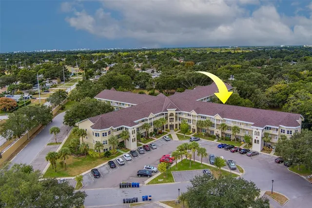 $320,000 | 2020 Shangrila Drive, Unit 305, Clearwater, FL 33763