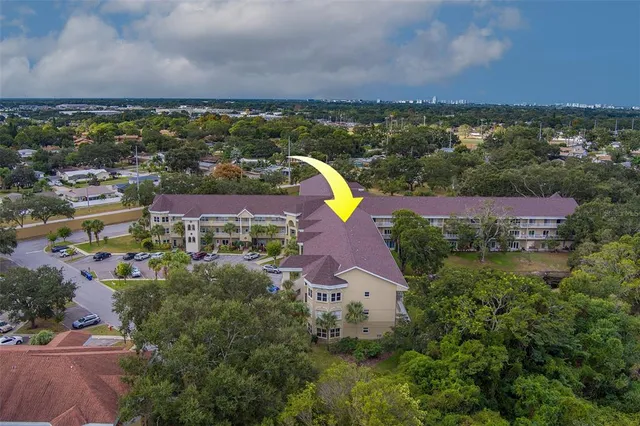 $320,000 | 2020 Shangrila Drive, Unit 305, Clearwater, FL 33763