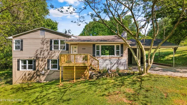 $399,900 | 4400 South Wahli Drive Northeast, Knoxville, TN 37918