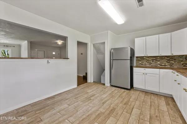 $399,900 | 4400 South Wahli Drive Northeast, Knoxville, TN 37918