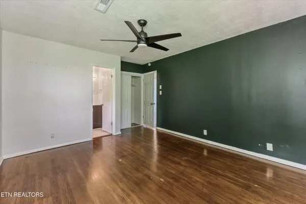 $399,900 | 4400 South Wahli Drive Northeast, Knoxville, TN 37918