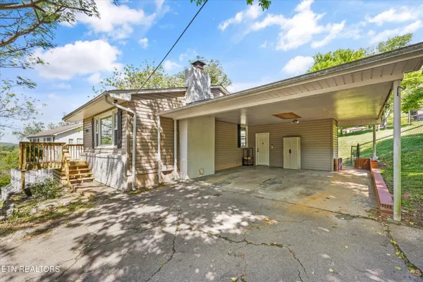 $399,900 | 4400 South Wahli Drive Northeast, Knoxville, TN 37918
