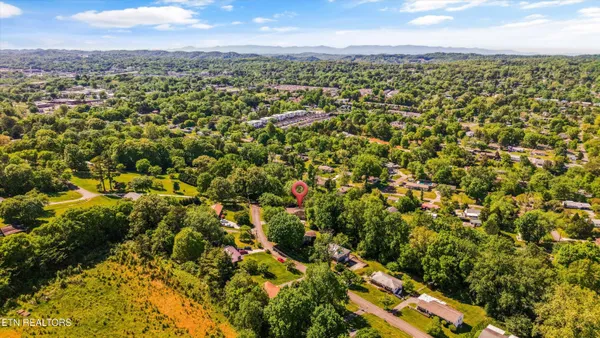 $399,900 | 4400 South Wahli Drive Northeast, Knoxville, TN 37918