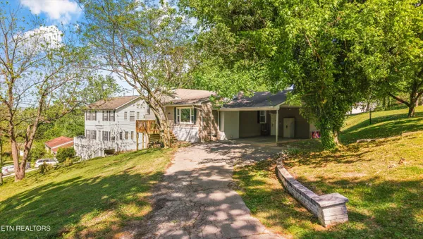 $399,900 | 4400 South Wahli Drive Northeast, Knoxville, TN 37918