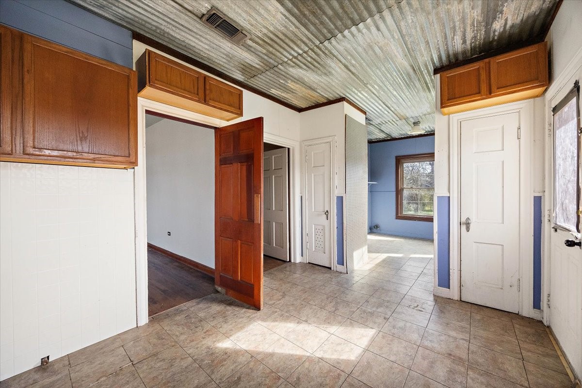 370 Austin Street Timpson, TX 75975 - Photo 11 of 30