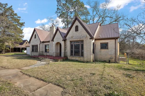 $153,640 | 370 Austin Street, Timpson, TX 75975
