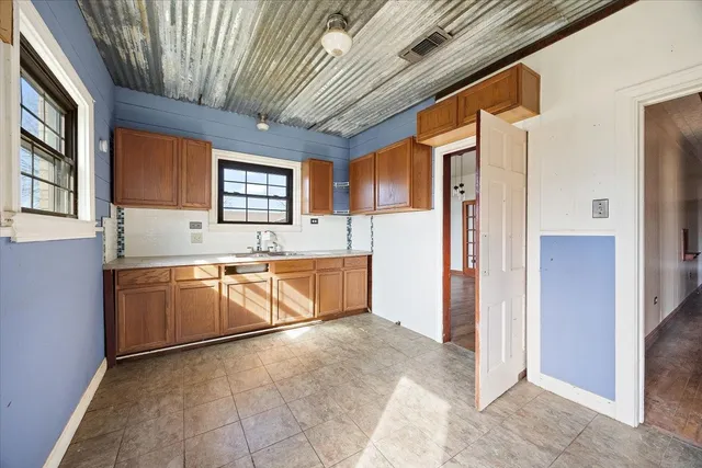 $167,000 | 370 Austin Street, Timpson, TX 75975