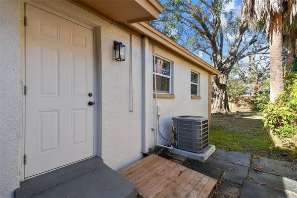 $1,550 | 2135 West St Conrad Street, Unit A, Tampa, FL 33607