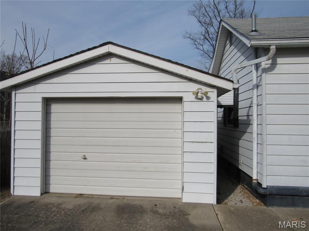 1805 Page Avenue Belleville, IL 62221 - Photo 2 of 13