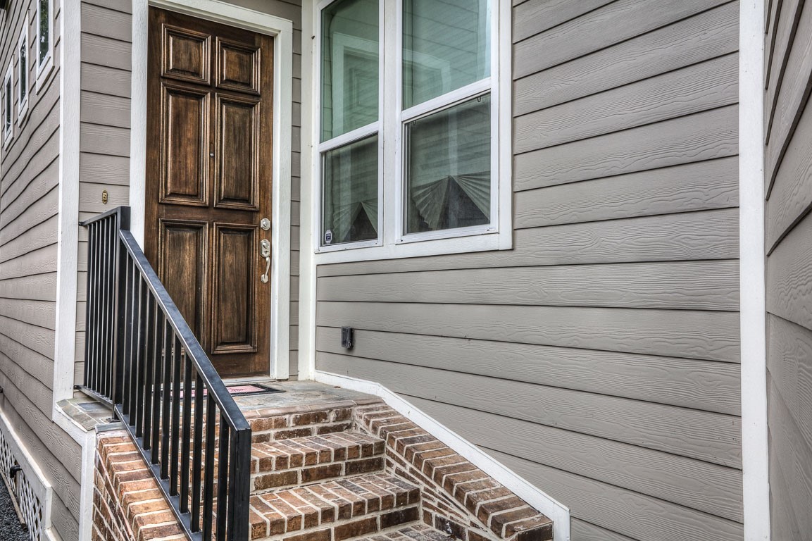 922 Alexander Street Houston, TX 77008 - Photo 2 of 43 Front porch shows elevation