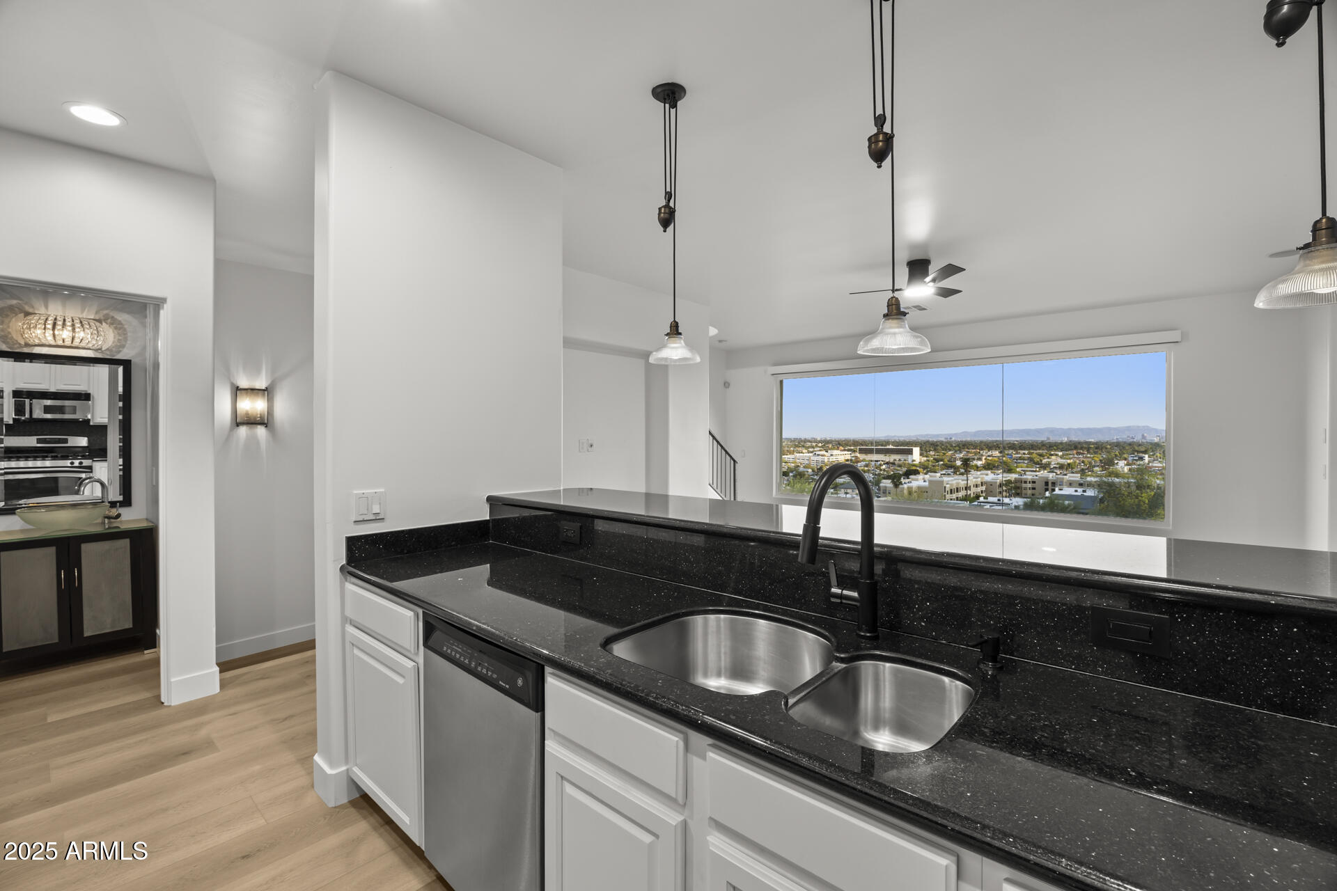 36 West Foothill Drive Phoenix, AZ 85021 - Photo 11 of 38 1-39