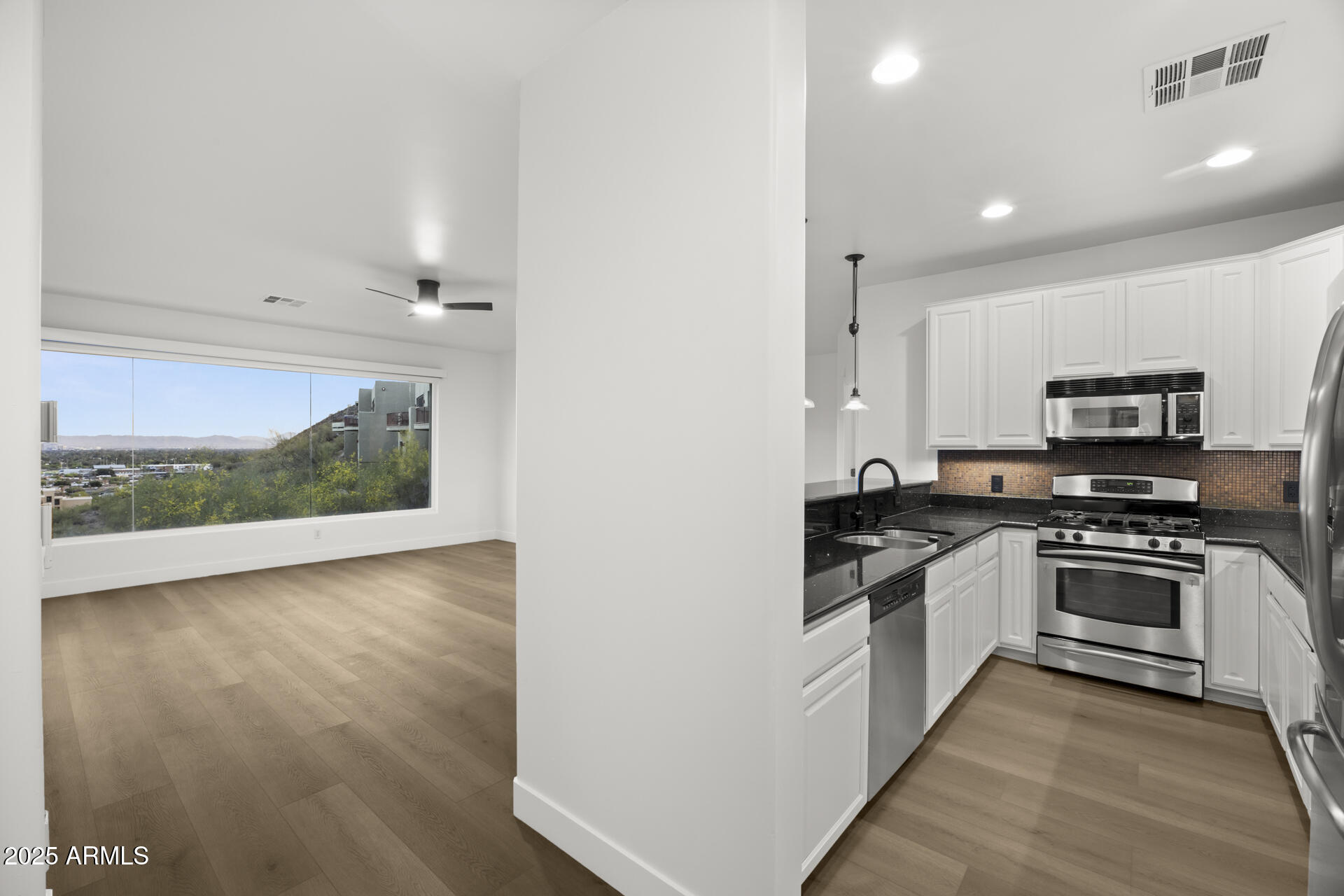 36 West Foothill Drive Phoenix, AZ 85021 - Photo 12 of 38 1-40