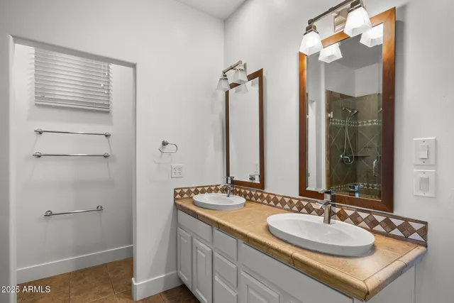 $725,000 | 36 West Foothill Drive, Phoenix, AZ 85021