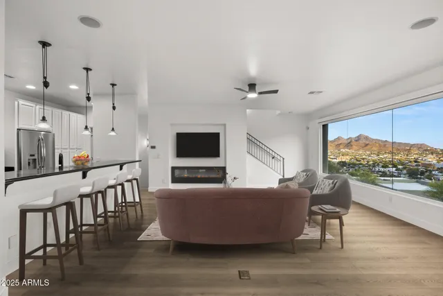 $725,000 | 36 West Foothill Drive, Phoenix, AZ 85021