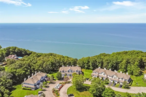 $639,000 | 1302 Willow Pond Drive, Riverhead, NY 11901