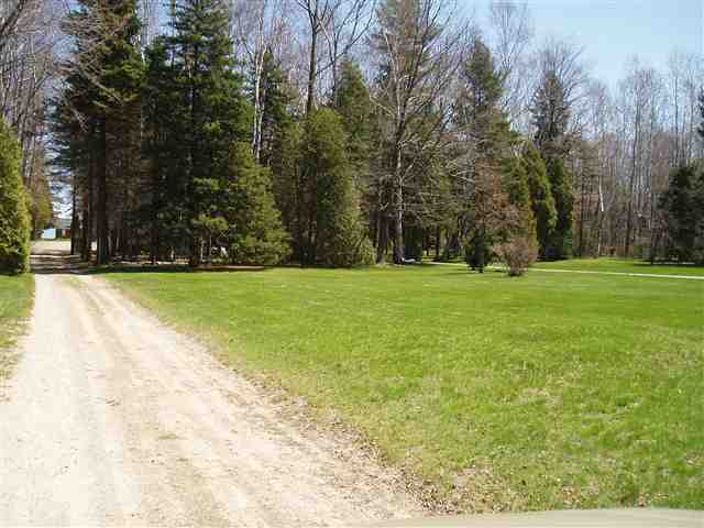 3101 Lakeshore Road Lexington, MI 48450 - Photo 2 of 30 31089172-1.JPG