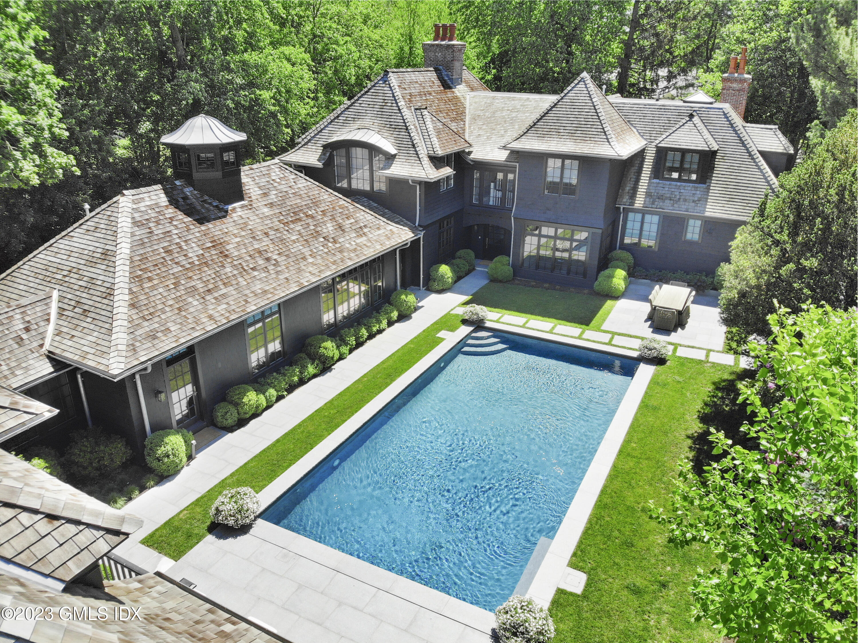 9 Hobart Drive, Greenwich, CT 06831 Compass