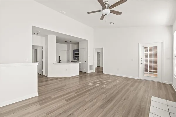$2,000 | 18006 Villa Creek Drive, Tampa, FL 33647