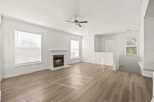 $2,000 | 18006 Villa Creek Drive, Tampa, FL 33647