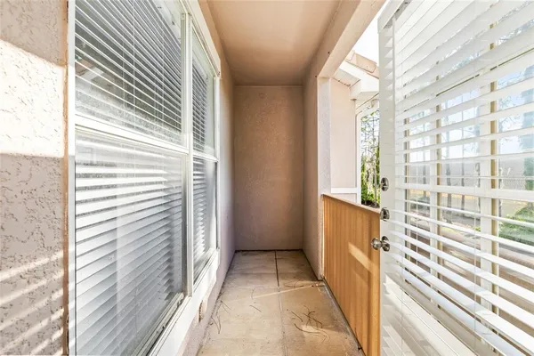 $2,000 | 18006 Villa Creek Drive, Tampa, FL 33647