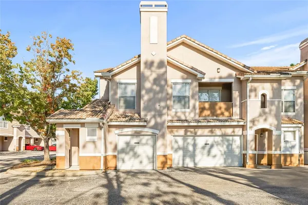 $2,000 | 18006 Villa Creek Drive, Tampa, FL 33647