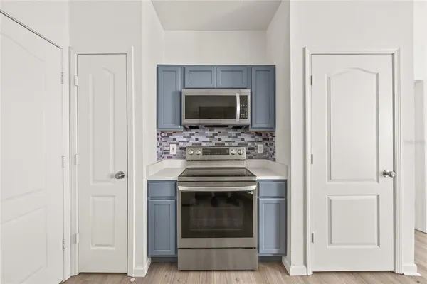 $2,000 | 18006 Villa Creek Drive, Tampa, FL 33647