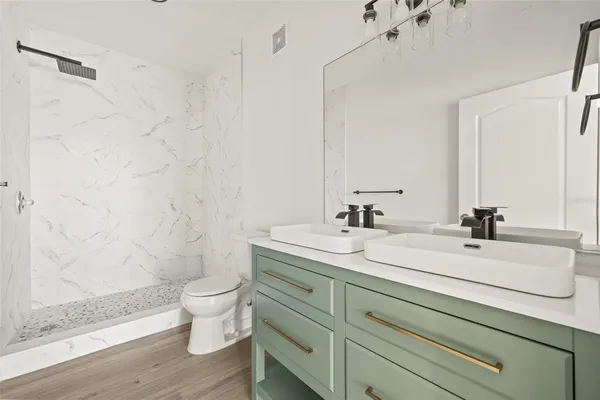 $2,000 | 18006 Villa Creek Drive, Tampa, FL 33647